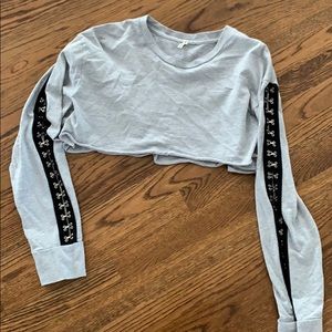 Cropped gray long sleeve